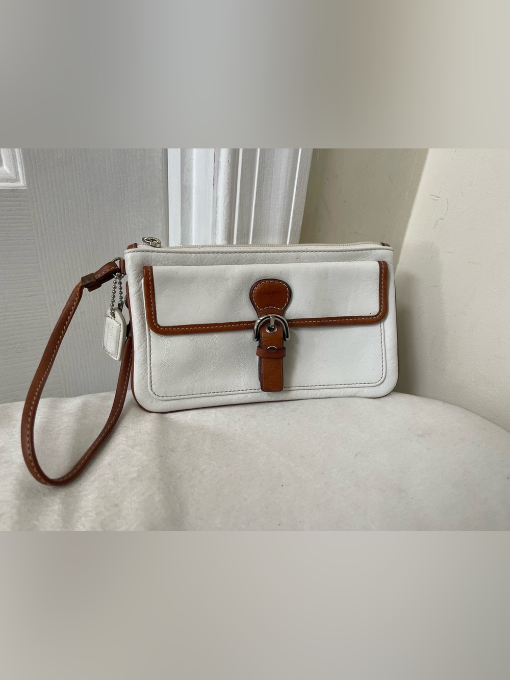 Coach Vintage White Leather Wristlet with Brown Trim